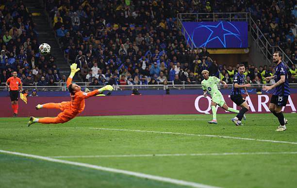 蜂鸟电竞比分平台-【欧冠】经典进球大战佐默封神，国米4比3淘汰巴萨