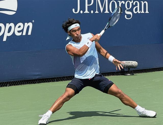 蜂鸟电竞平台首页-布云朝克特大满贯正赛首秀：给鲁德交学费