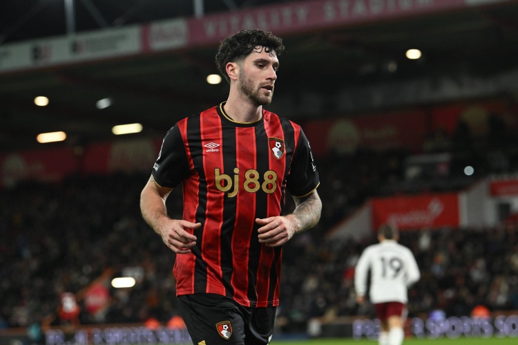 蜂鸟电竞比分平台-邮报：切尔西正加紧中卫引援谈判，塞内西、拉蒙、雅奎特都是候选