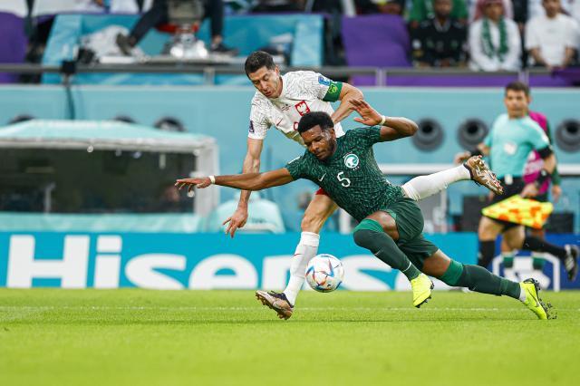 蜂鸟电竞品牌入口-职业生涯最珍贵一球！莱万世界杯破荒留下热泪