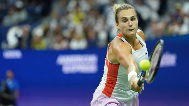 1662696053672071841.jpg 蜂鸟电竞比分平台-斯瓦泰克诠释何为No.1 心魔让萨巴伦卡再“卡四”