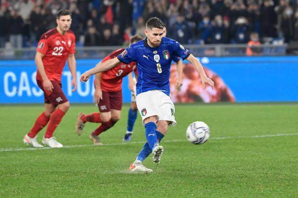 蜂鸟电竞比分平台-意大利出局之路：心态失衡+迷信冲动=终酿苦果