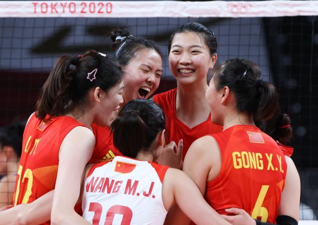 蜂鸟电竞赛事资讯-2日前瞻：四强项中国队连续冲金 女排谢幕关注女篮