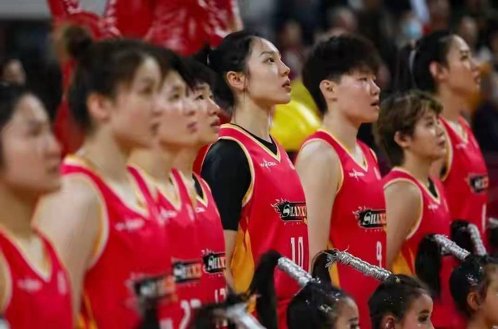 蜂鸟电竞官方网站-四川女篮单外援，为何能击败三外援的山西队？WCBA夺冠奖金多少|山西女篮|四川队|王思雨|WCBA总决赛|球员_新浪体育_新浪新闻